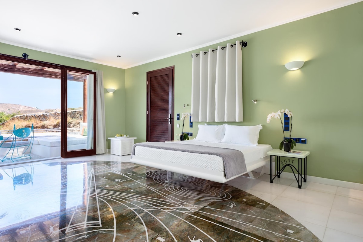 Agalia Luxury Suites (Deluxe with Sea View) image 4
