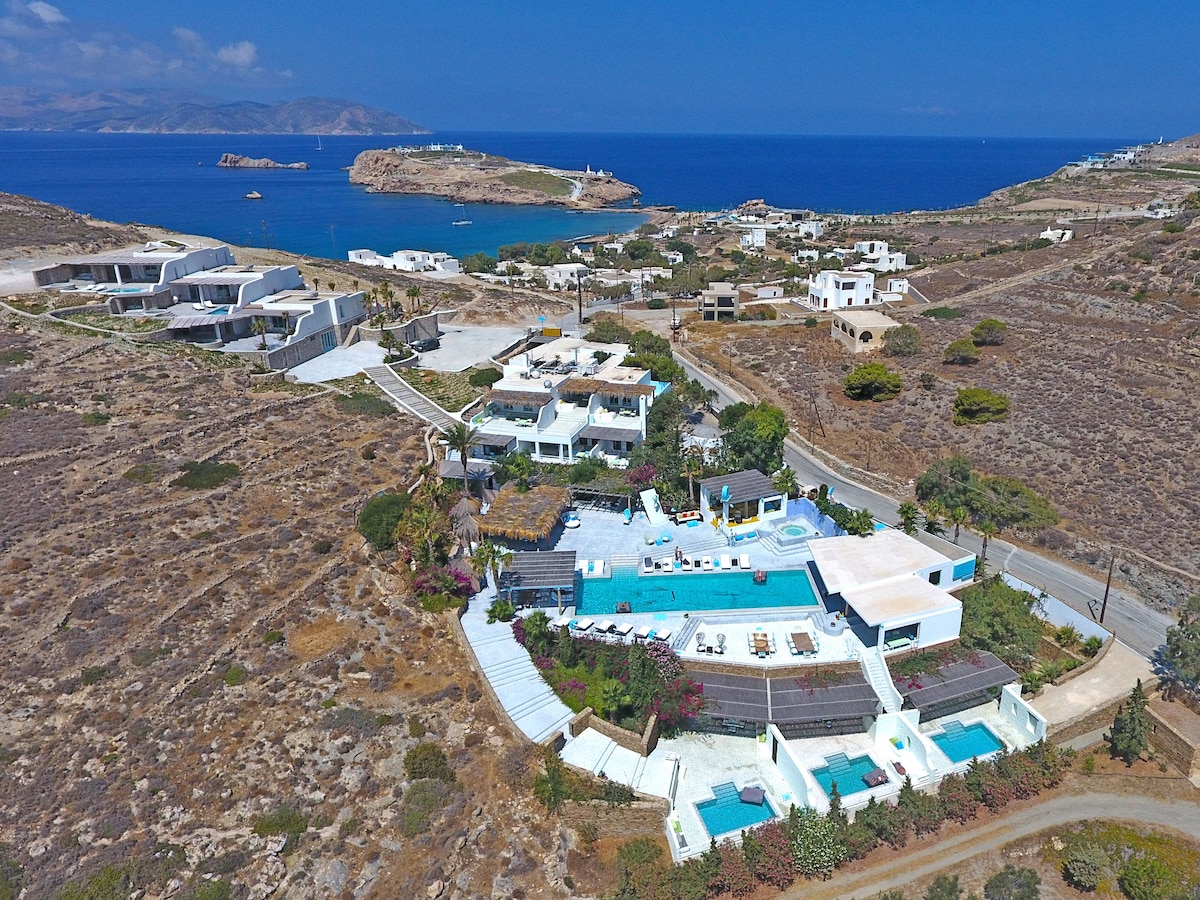 Agalia Luxury Suites (Deluxe with Sea View) image 10