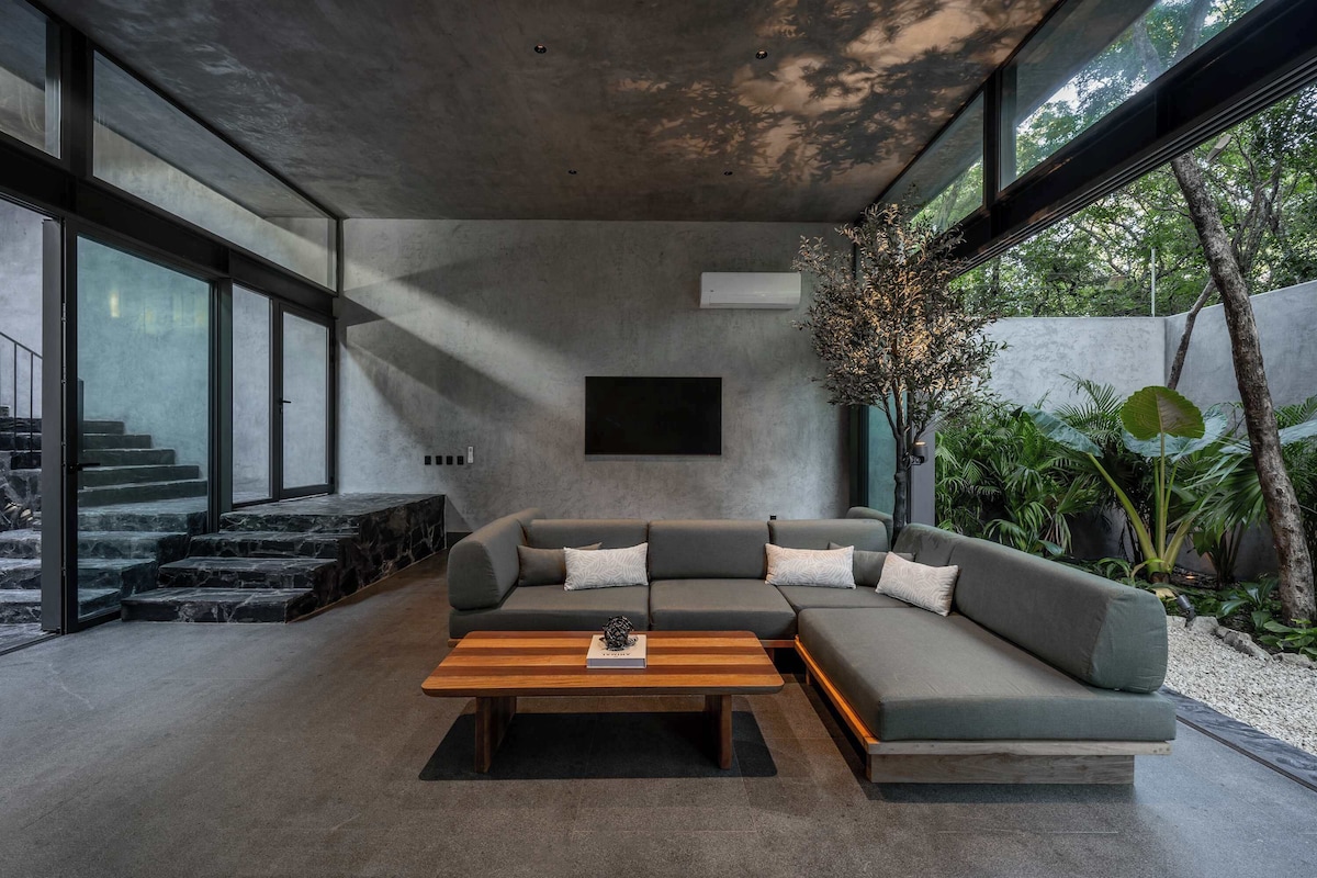 Architectural Jungle Villa - Rooftop Entire home image 8