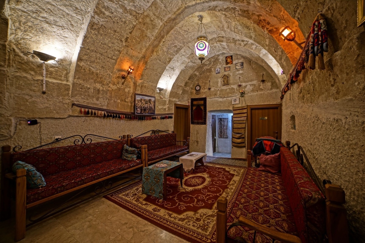 Goreme Valley Cave House (Deluxe Room with Bath) image 4