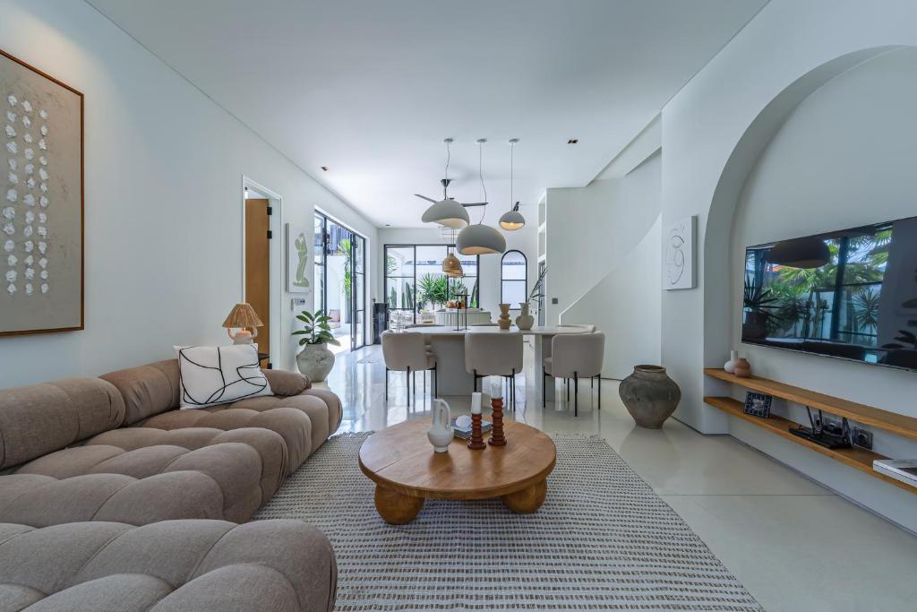 Sanctum House - Exquisite 3BR Tropical Villa image 1