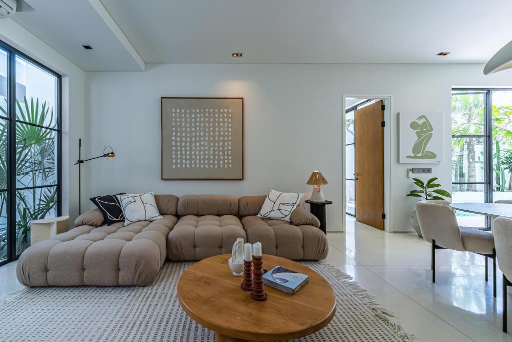 Sanctum House - Exquisite 3BR Tropical Villa image 2
