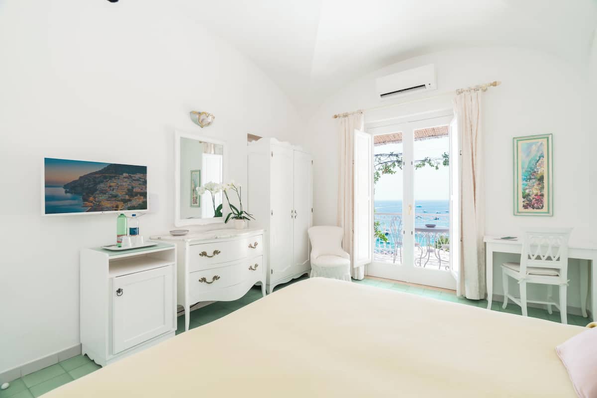 Villa La Tartana, Double Room, Sea View image 9