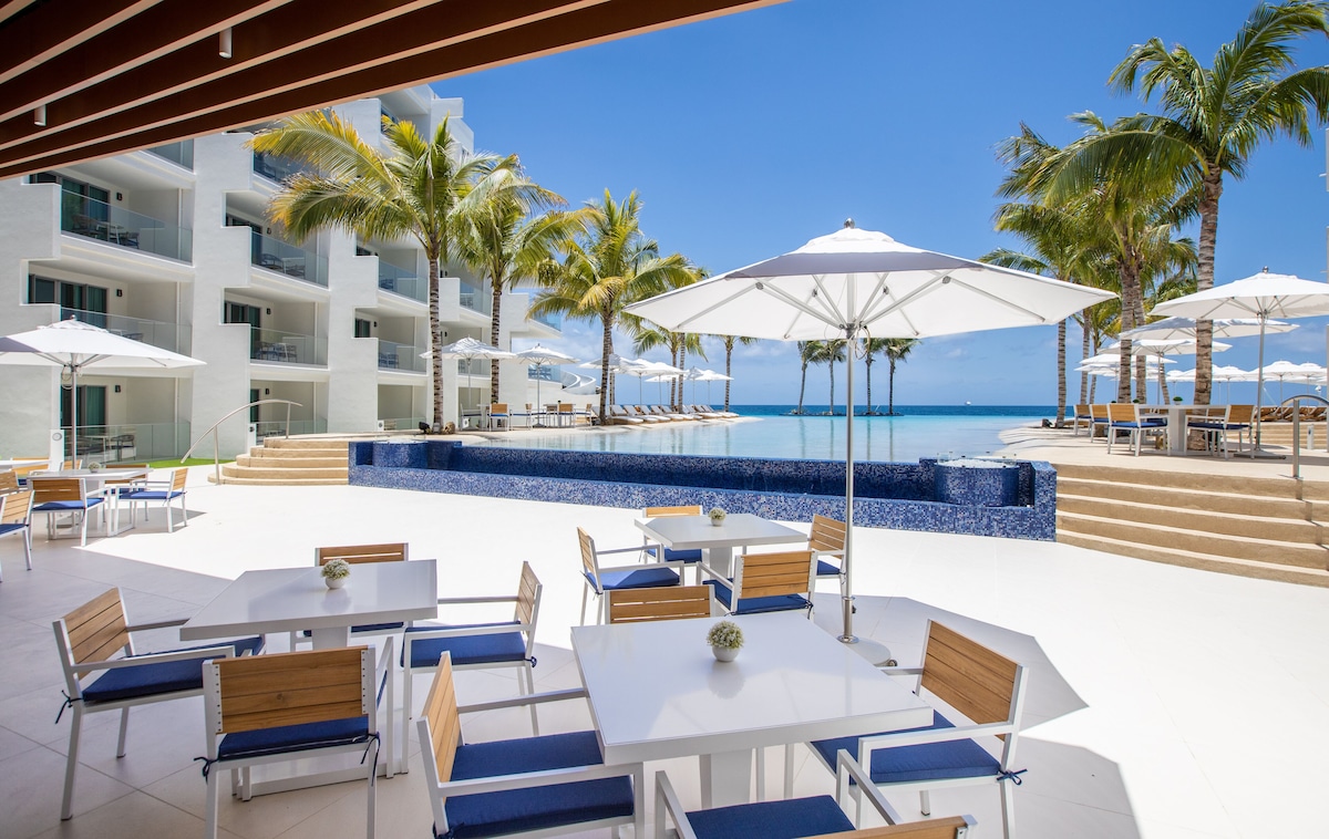 The Morgan (King Oceanview Guestroom) image 4