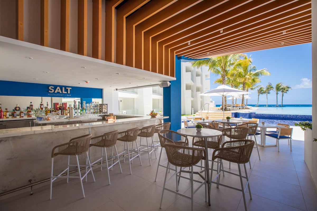 The Morgan (King Oceanview Guestroom) image 5