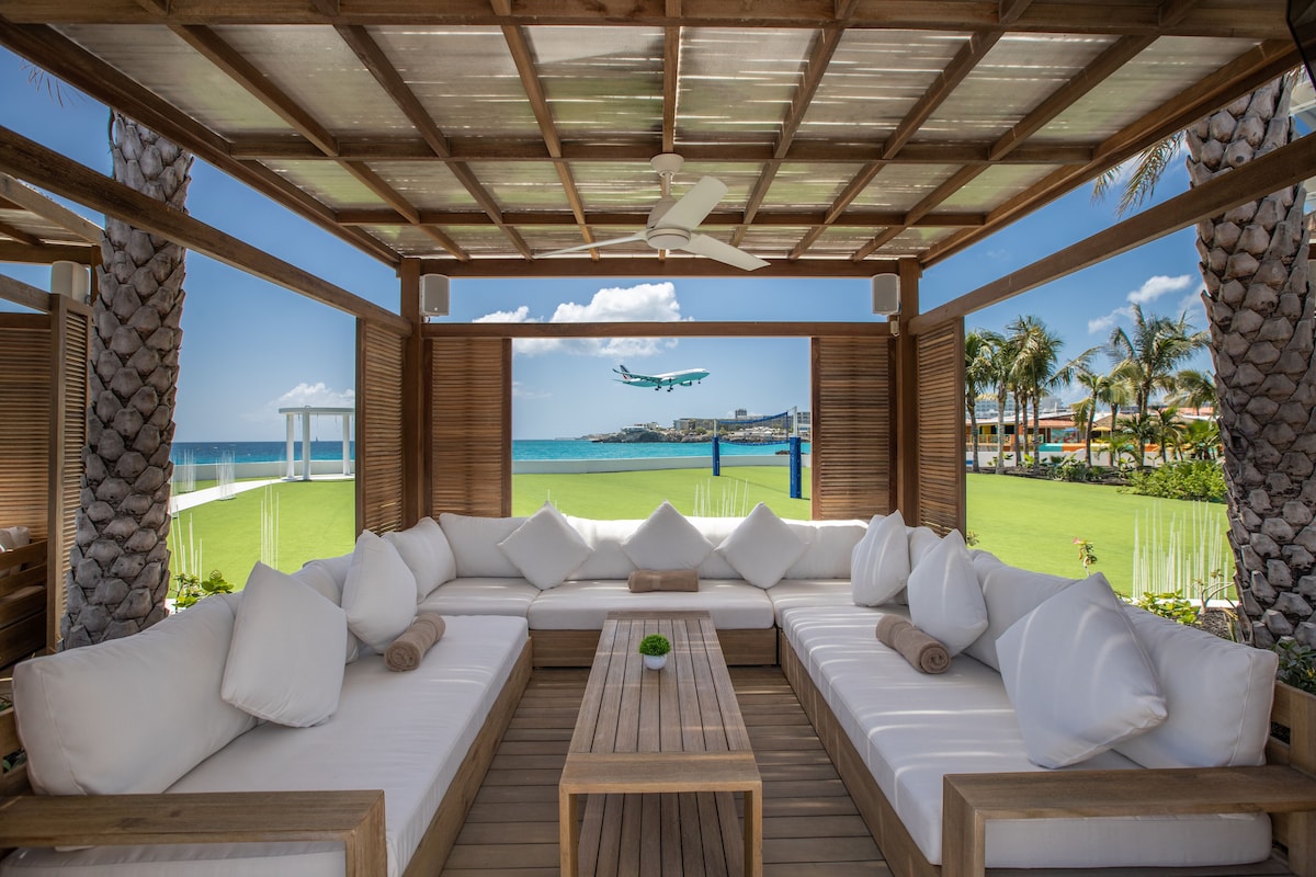 The Morgan (King Oceanview Guestroom) image 6