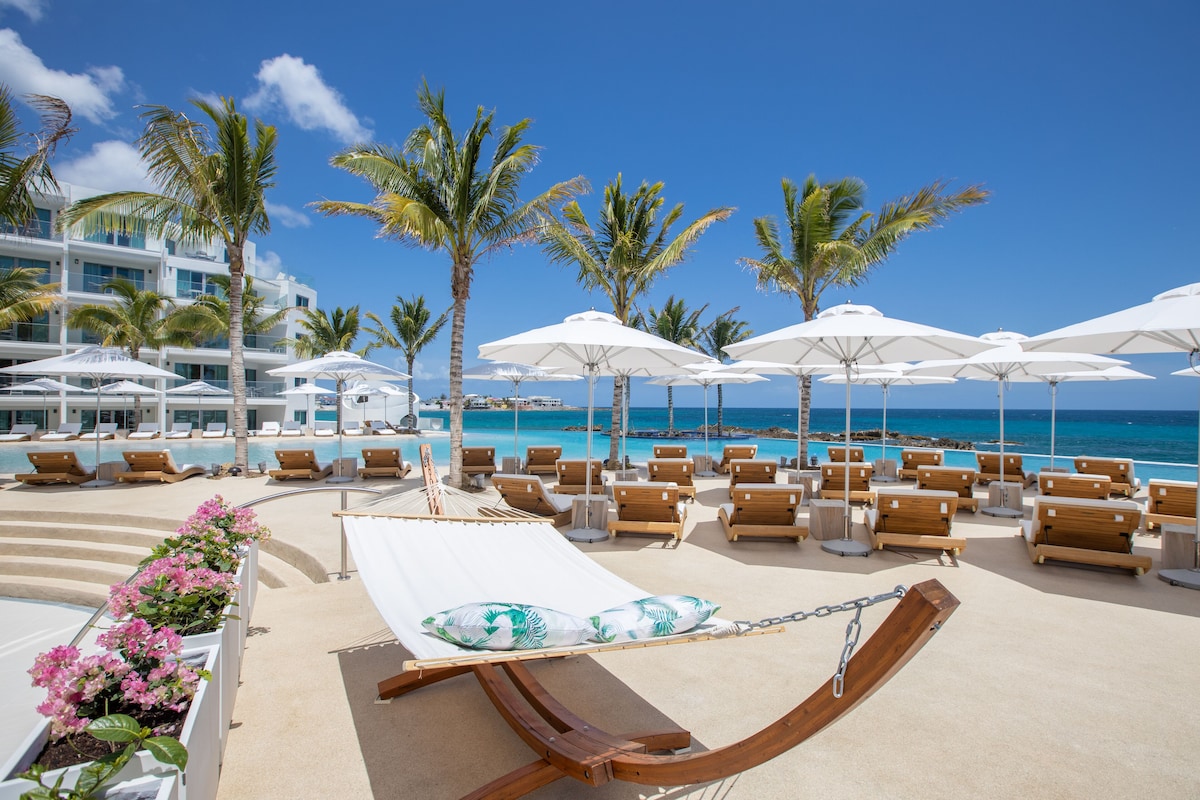 The Morgan (King Oceanview Guestroom) image 9