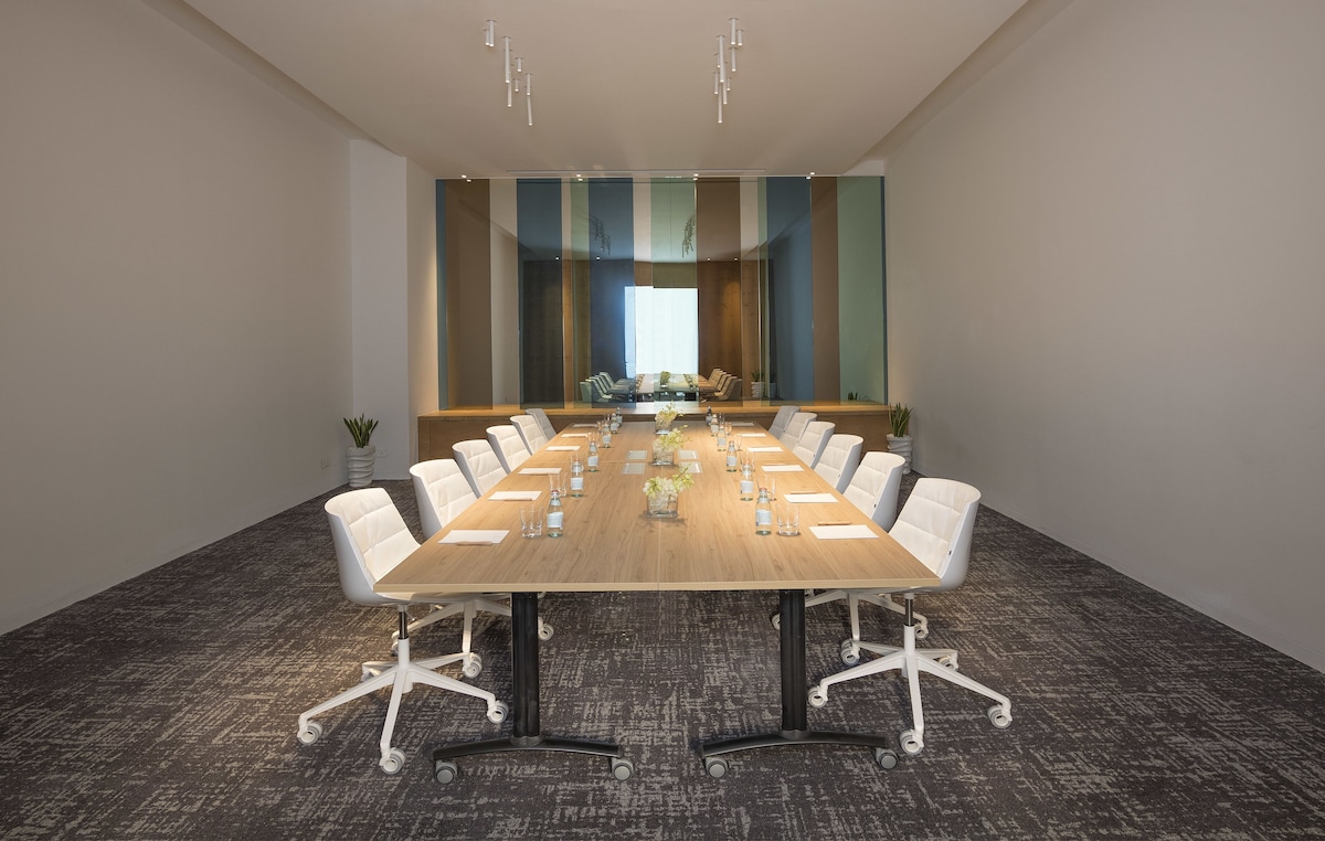 Nikki Beach Resort (Covet King Room) image 4