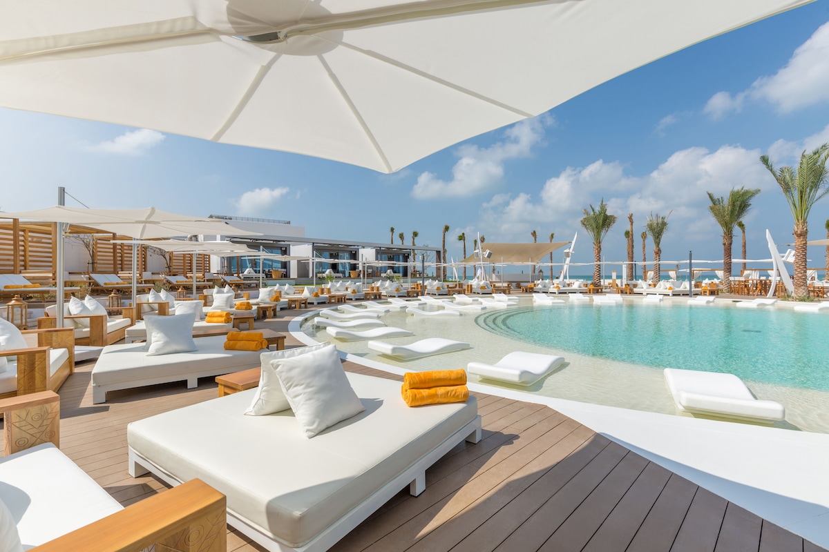 Nikki Beach Resort (Covet King Room) image 5