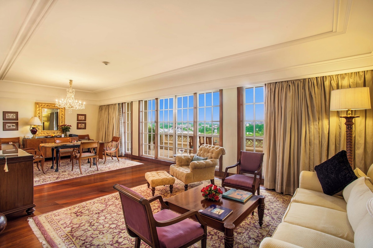 The Oberoi Amarvilas (Luxury Suite) image 2