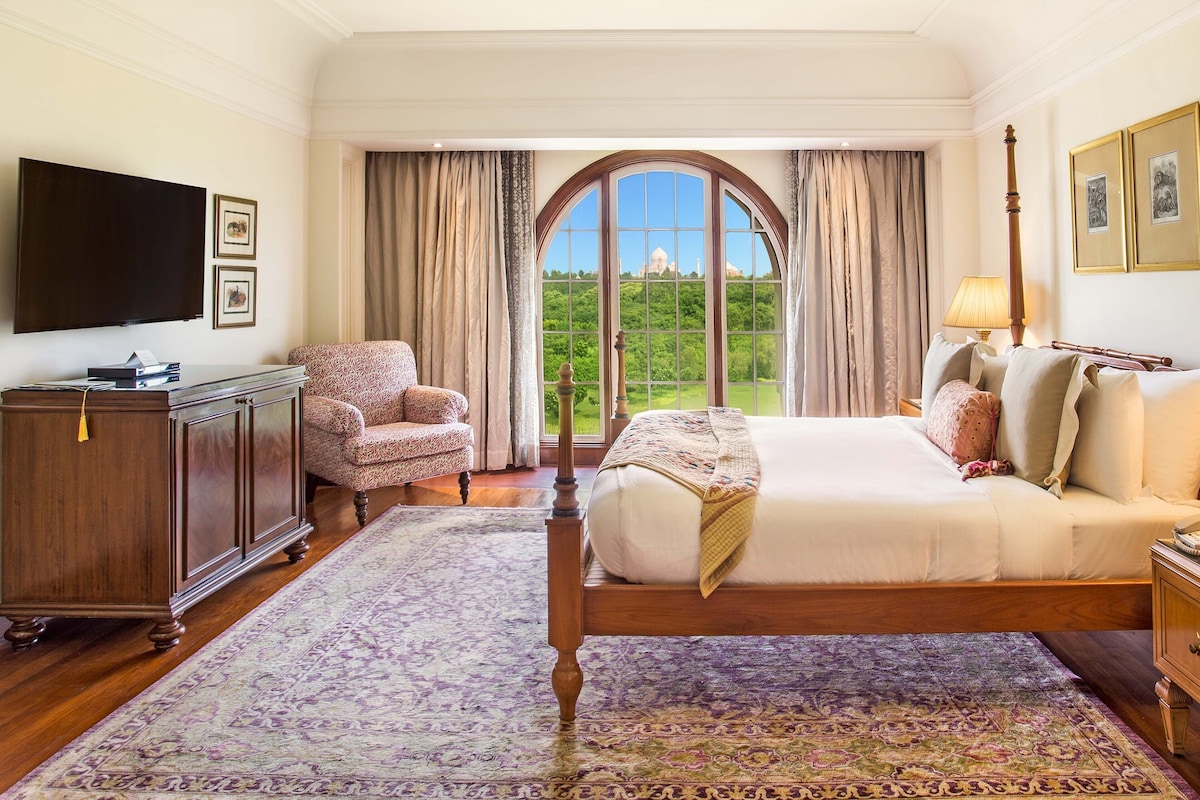 The Oberoi Amarvilas (Luxury Suite) image 3