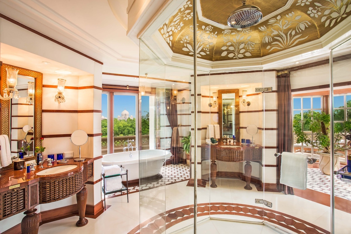 The Oberoi Amarvilas (Luxury Suite) image 5