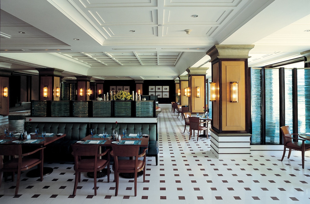 The Oberoi Amarvilas (Luxury Suite) image 7