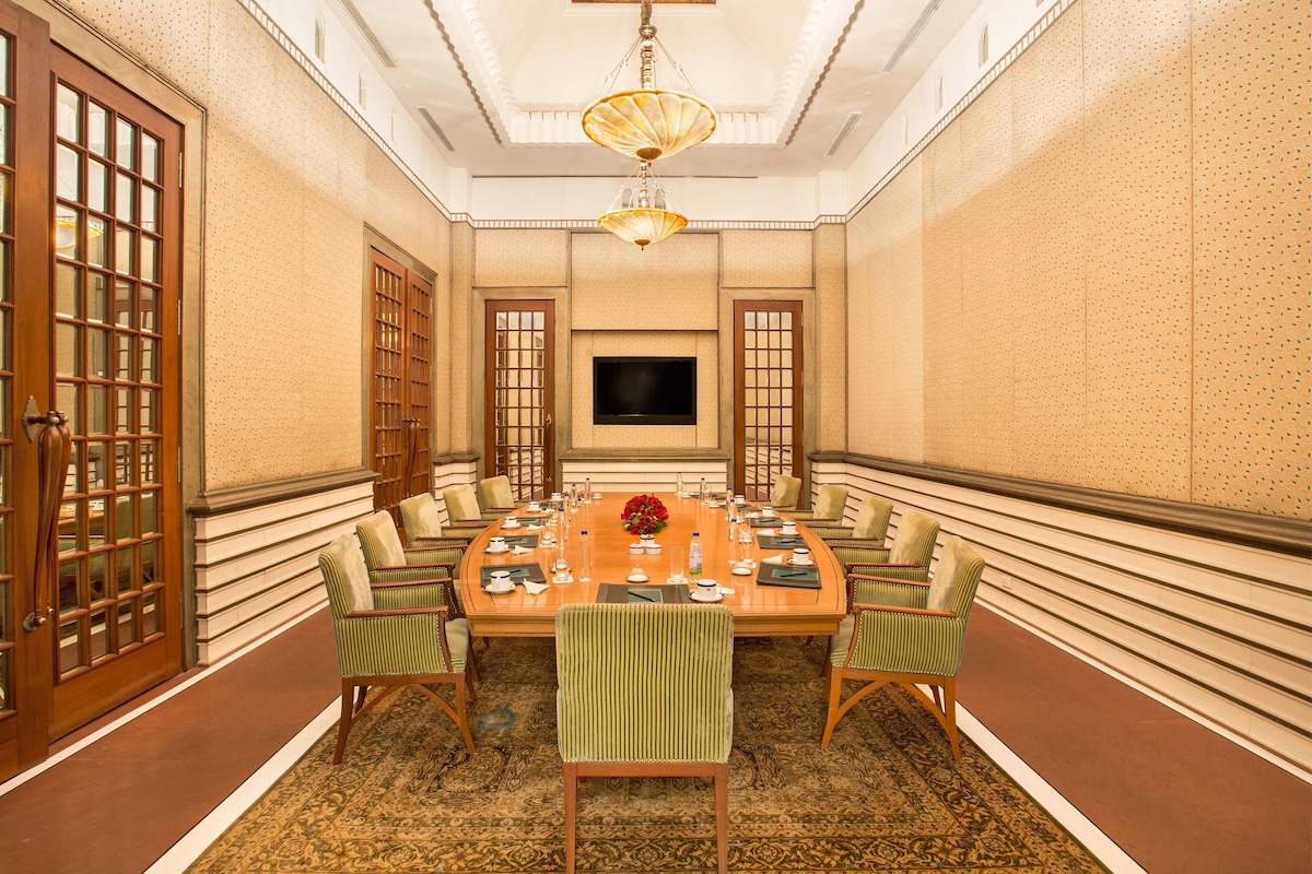 The Oberoi Amarvilas (Luxury Suite) image 8