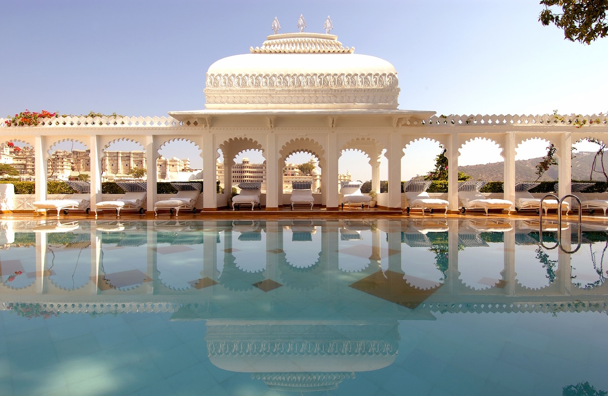 Taj Lake Palace (Palace Room) image 5