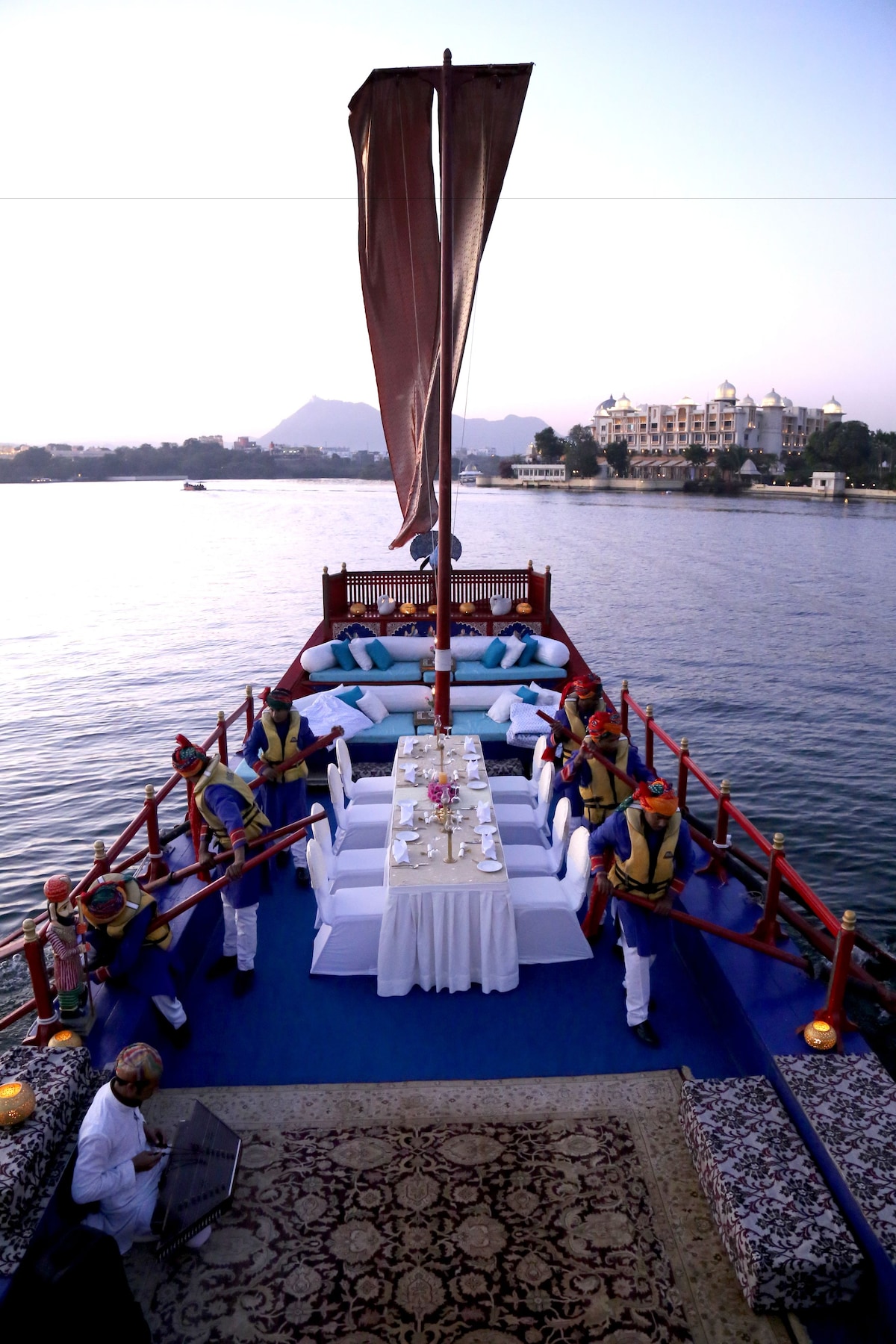 Taj Lake Palace (Palace Room) image 9