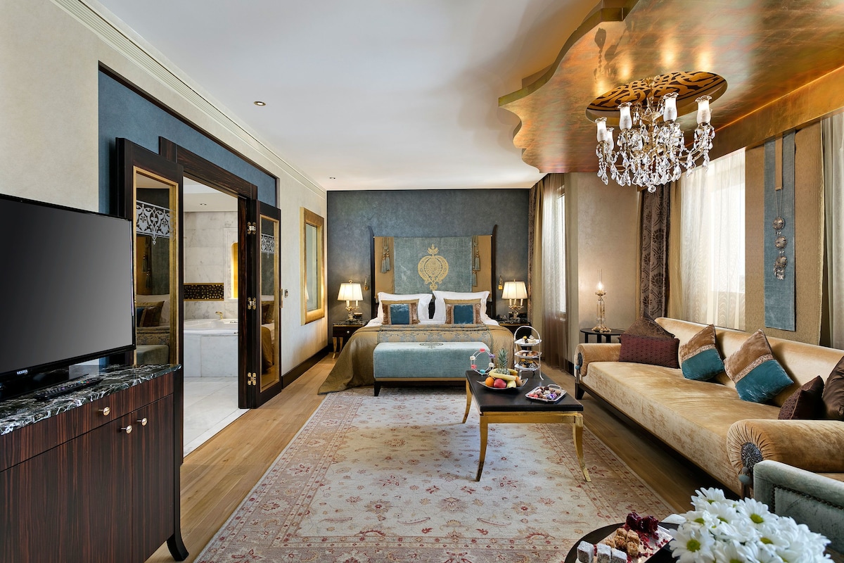 Mardan Palace (Deluxe Room)
 image 4