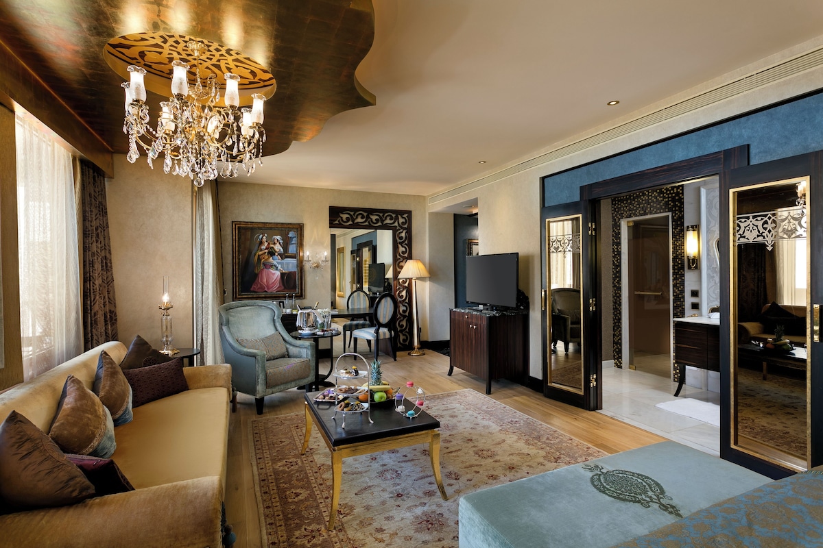 Mardan Palace (Deluxe Room)
 image 5