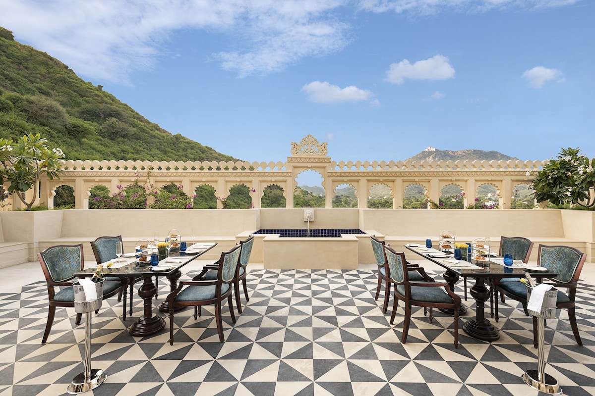 Aurika, Udaipur (King Room) image 9