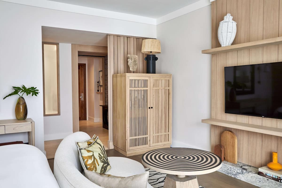 1 King Bed, Mountain View, One&Only Cape Town
 image 5
