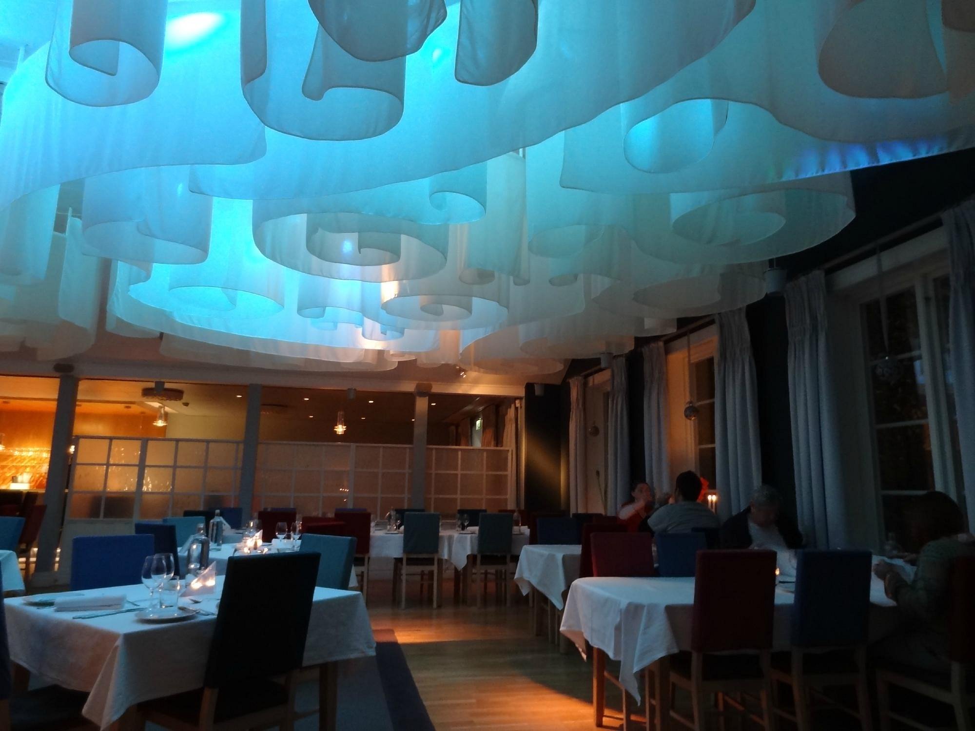 Ice Hotel (Suite (cold room) image 3