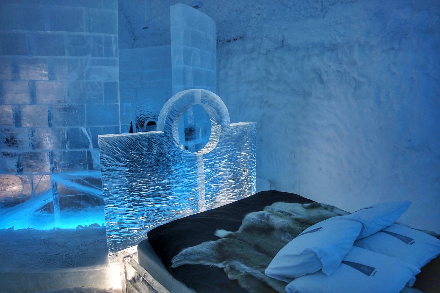Ice Hotel (Suite (cold room) image 6