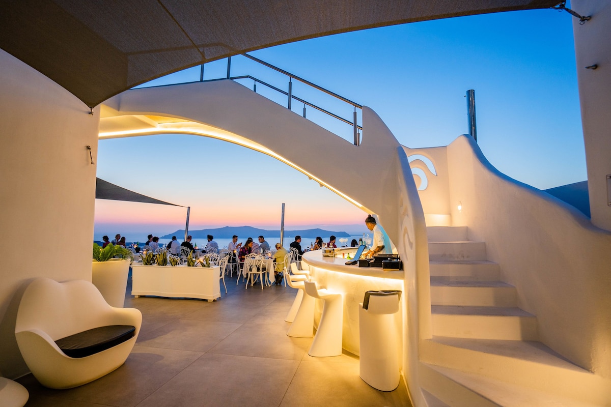 Athina Luxury Suites (Cave Honeymoon Suite) image 2