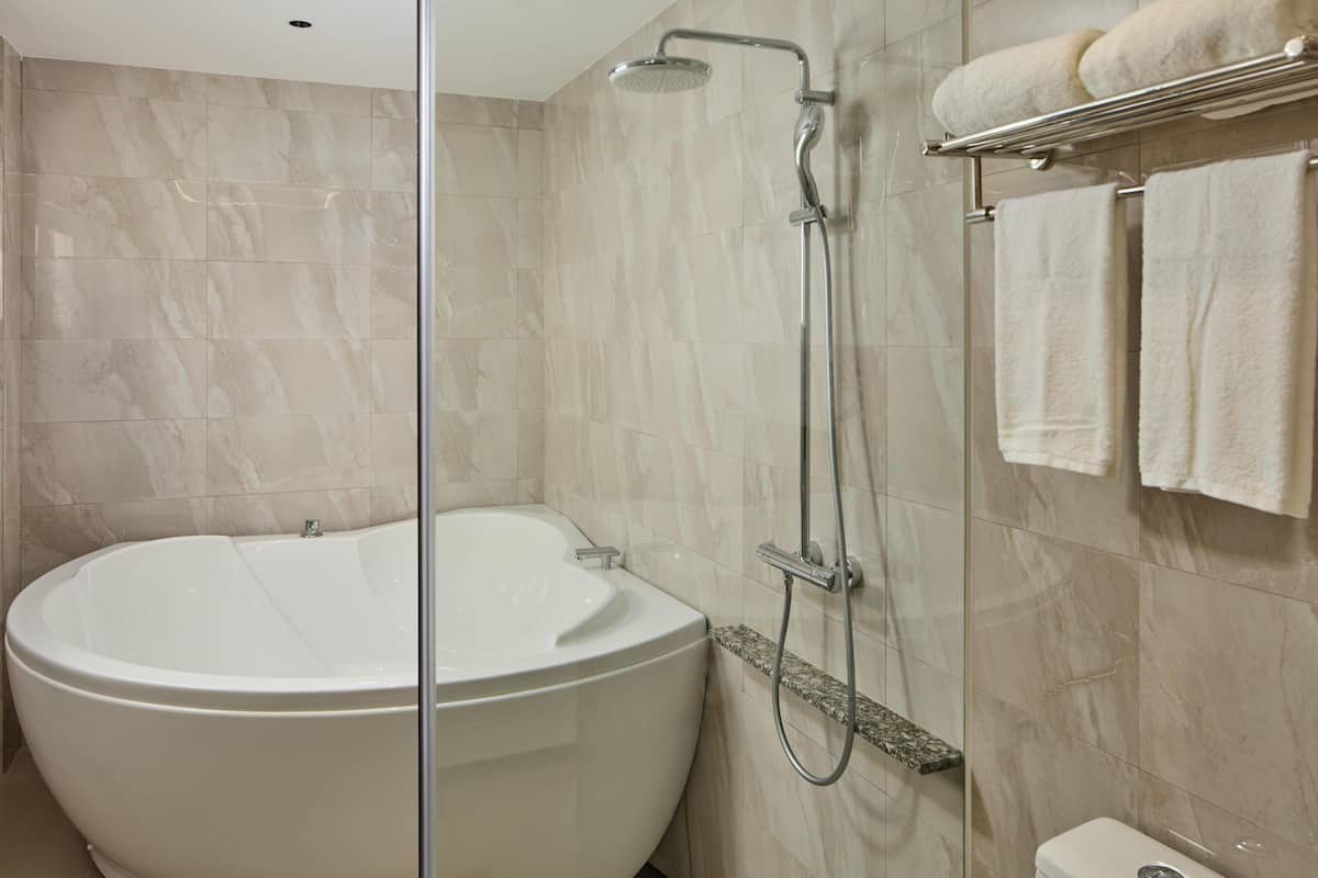 Villa, 1 Bedroom, LIME Resort Bohola image 1