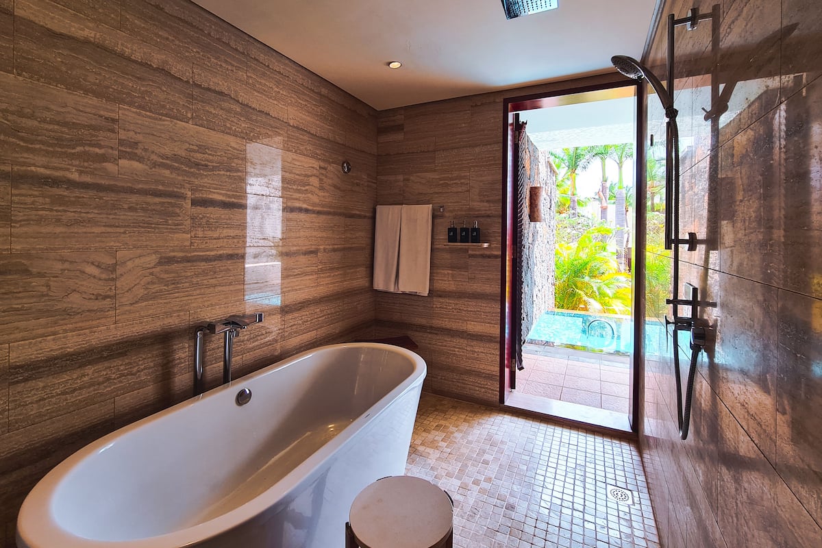 Luxury Pool Suite, Le Jadis Beach Resort& Wellness image 1