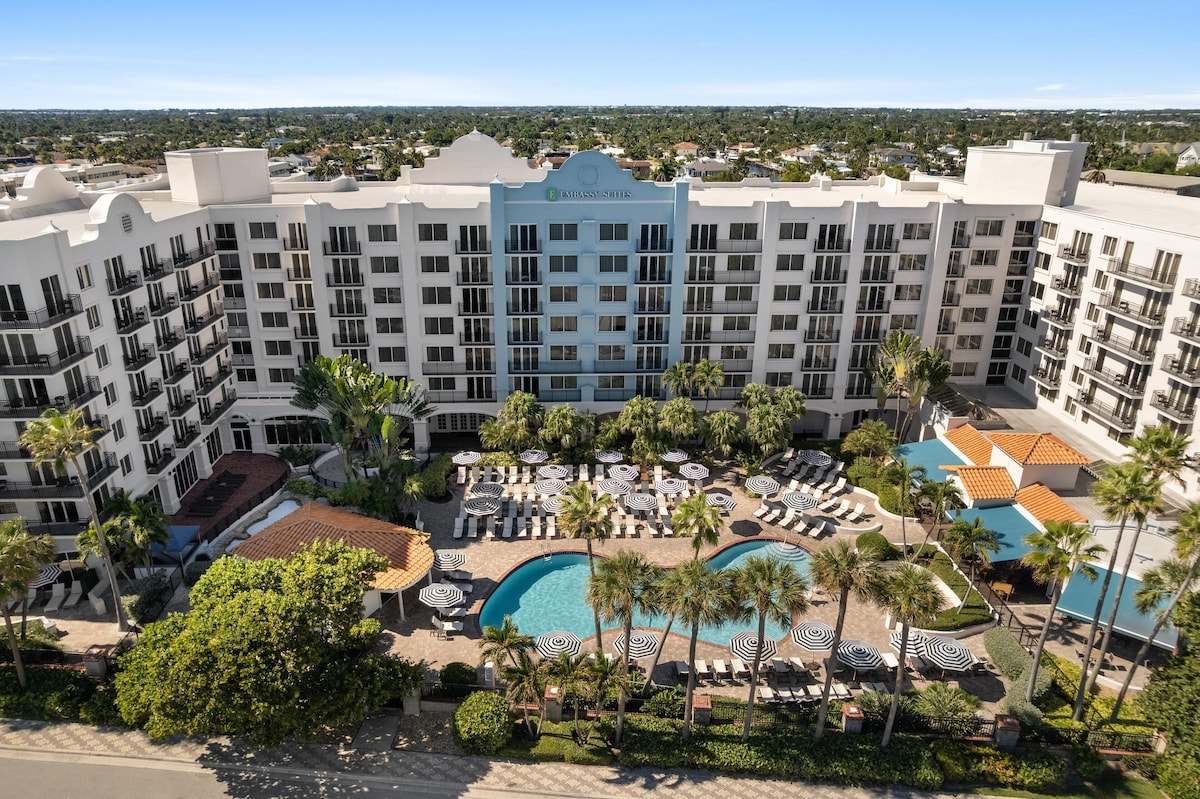 Embassy Suites Deerfield Beach (Deluxe Suite) image 1