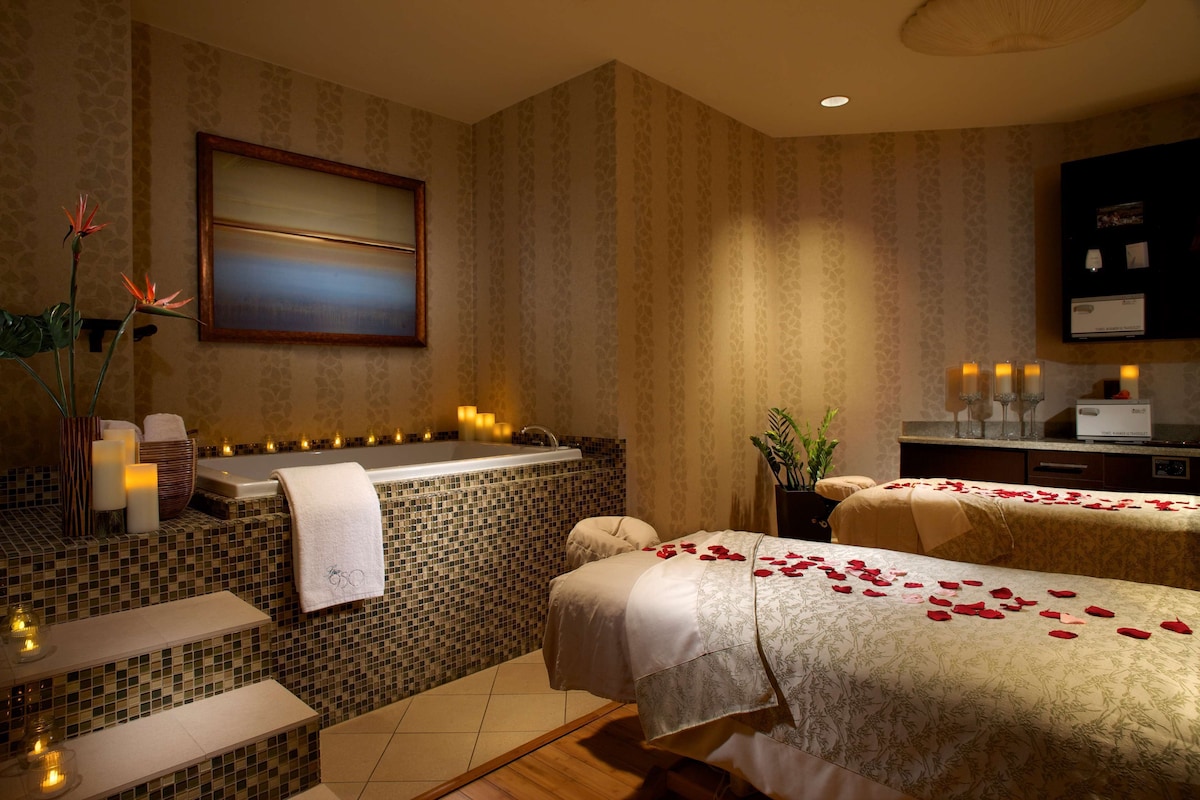 Embassy Suites Deerfield Beach (Deluxe Suite) image 9