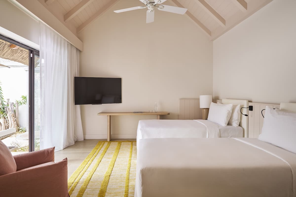 Villa (Prestige, 255sqm, King Bed), LUX Belle Mare image 6