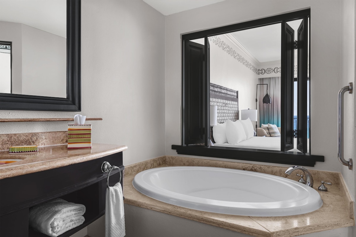 Hilton Los Cabos (Room with Ocean View) image 6