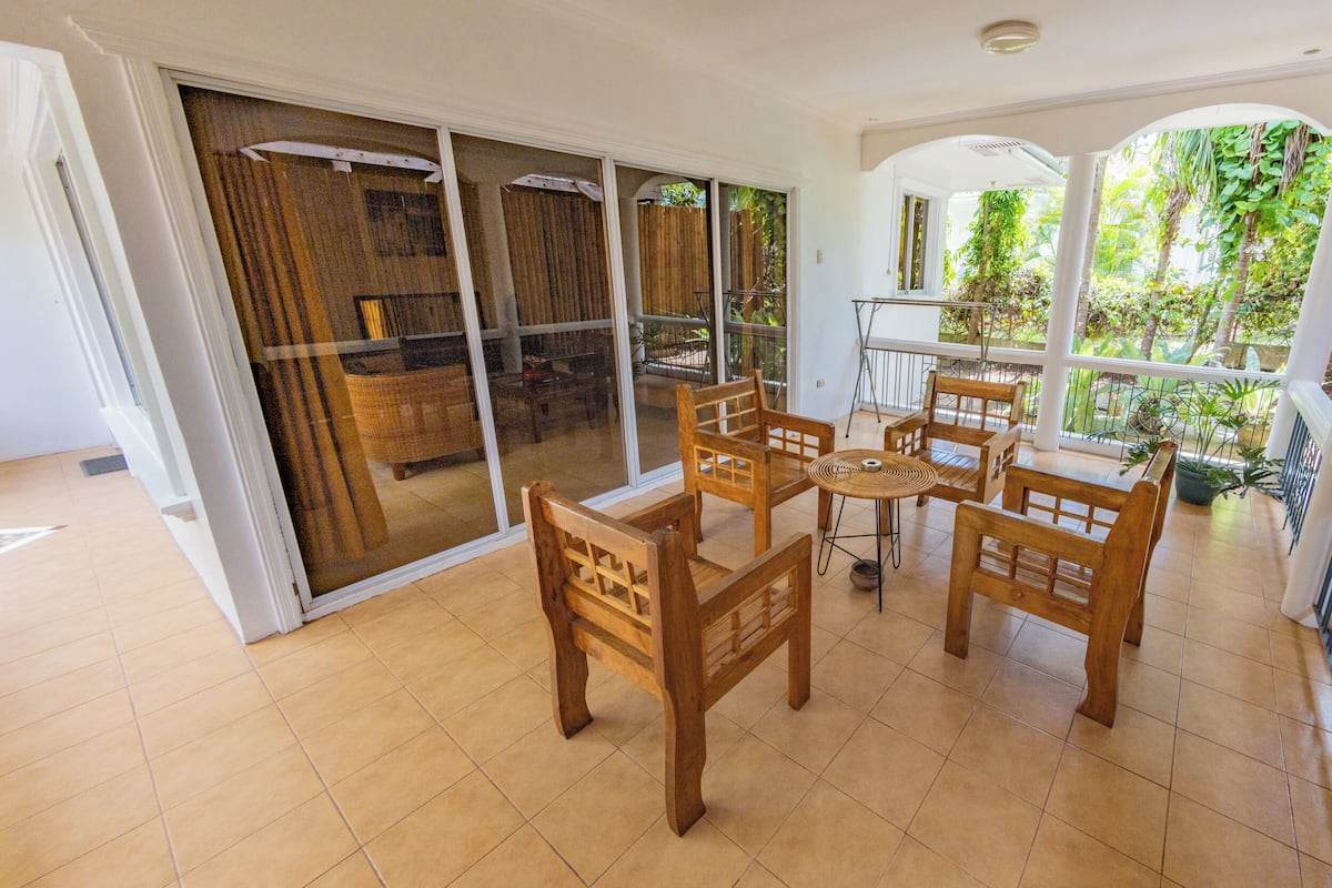 Luxury Villa, 1 Bed, Kitchen, Palms Cove Resort
 image 3