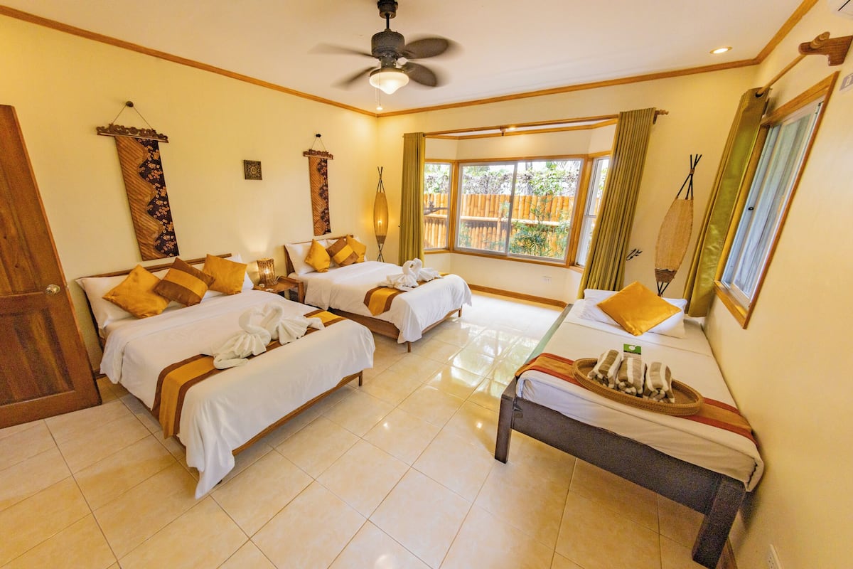 Luxury Villa, 1 Bed, Kitchen, Palms Cove Resort
 image 9