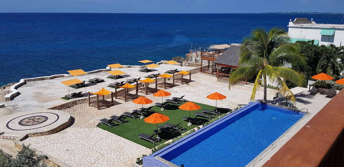 Samsara Cliff Resort (Superior Room Ocean View) image 4