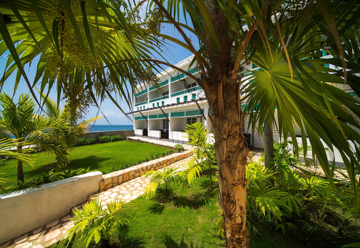 Samsara Cliff Resort (Superior Room Ocean View) image 5