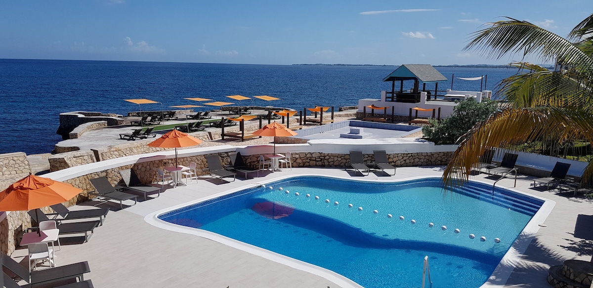Samsara Cliff Resort (Superior Room Ocean View) image 8