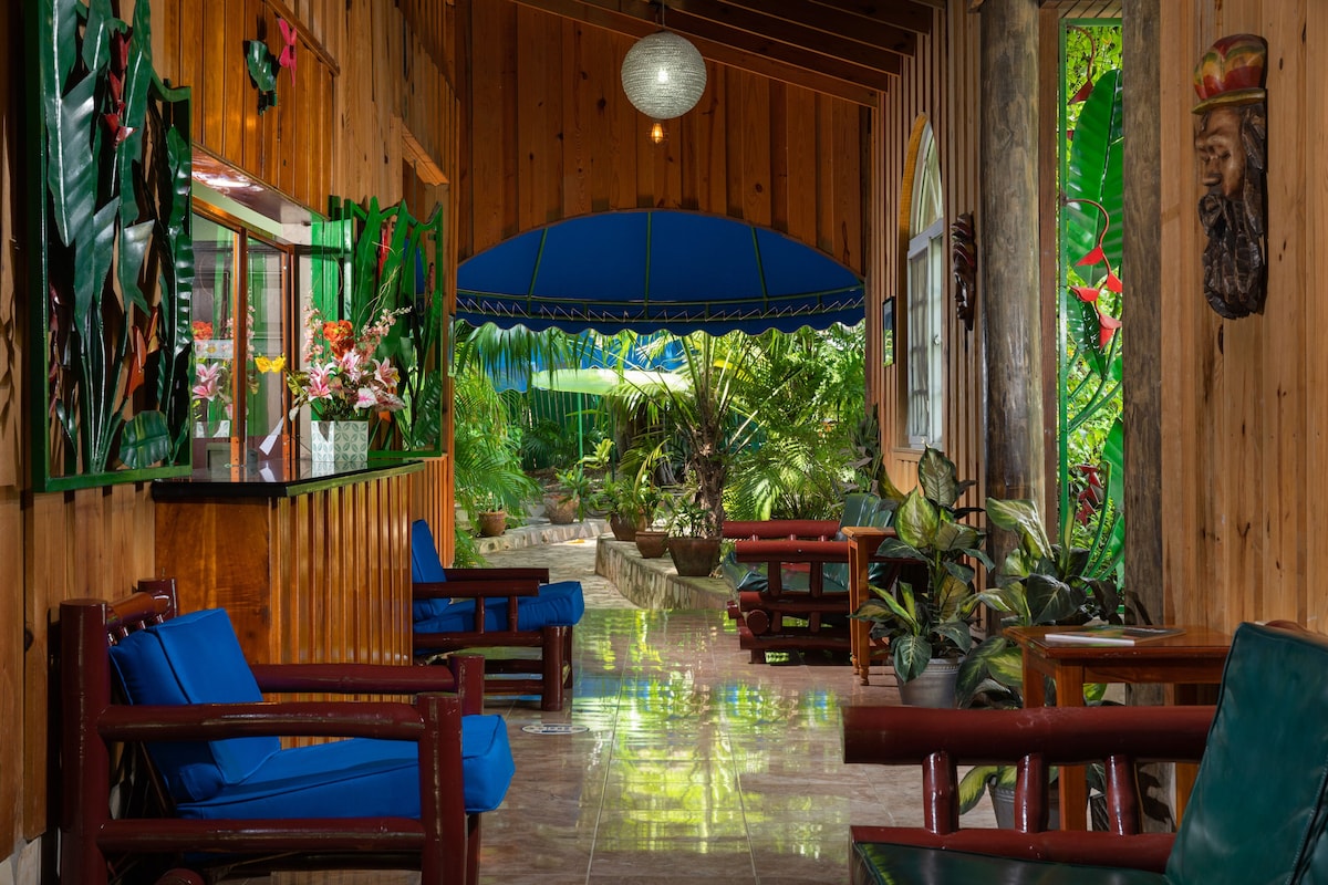 Samsara Cliff Resort (Superior Room Ocean View) image 9