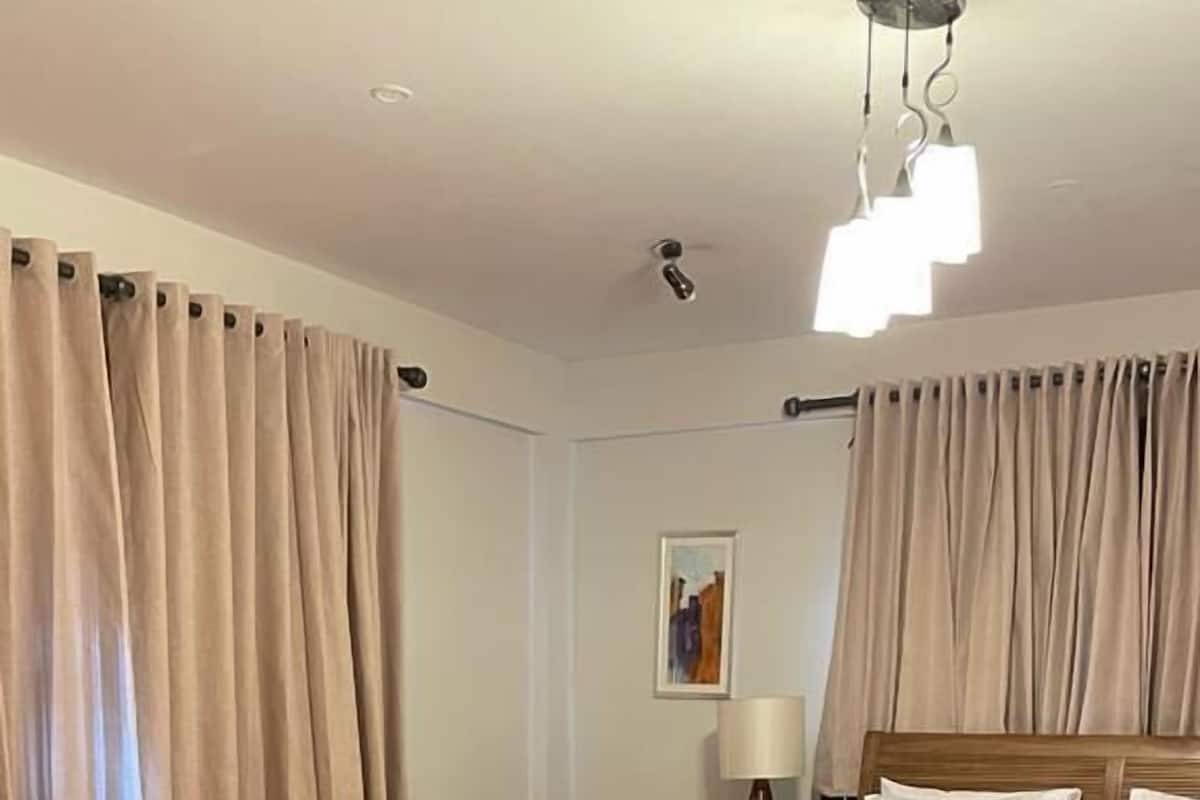 Peregrine Perch - Deluxe Double Room, Mountain Vie image 6