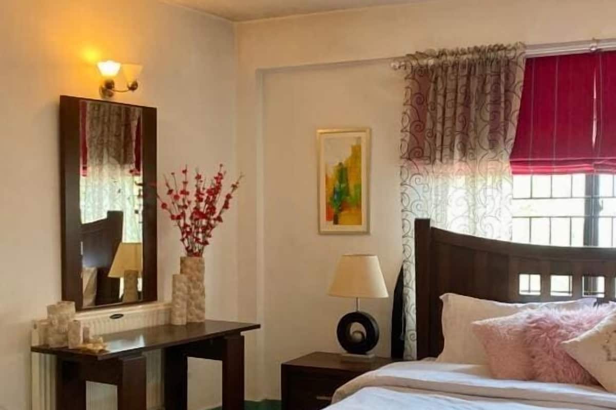 Peregrine Perch - Deluxe Double Room, Mountain Vie image 7