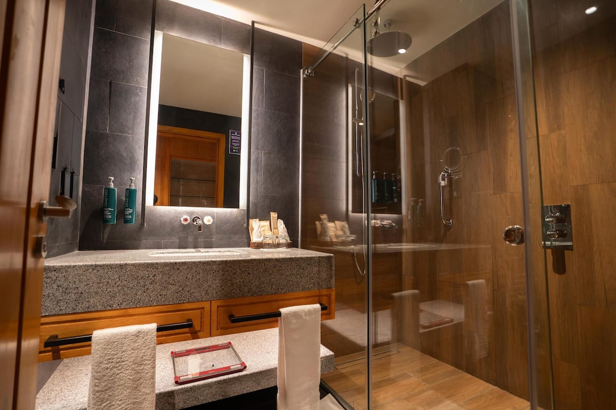 Doubletree By Hilton Nathiagali - 1 King Bed
 image 3