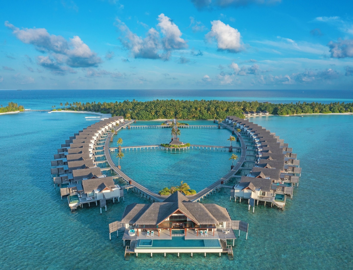 Niyama Private Islands (Deluxe Beach Villa) image 1