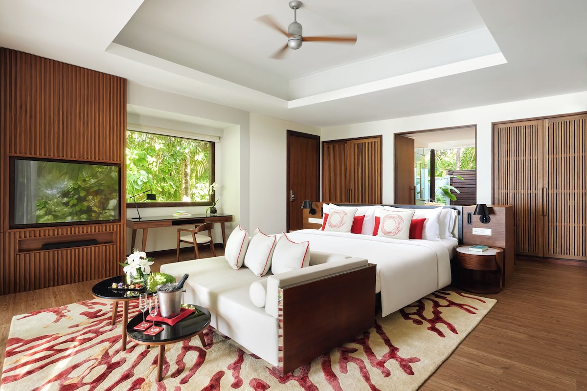 Niyama Private Islands (Deluxe Beach Villa) image 2