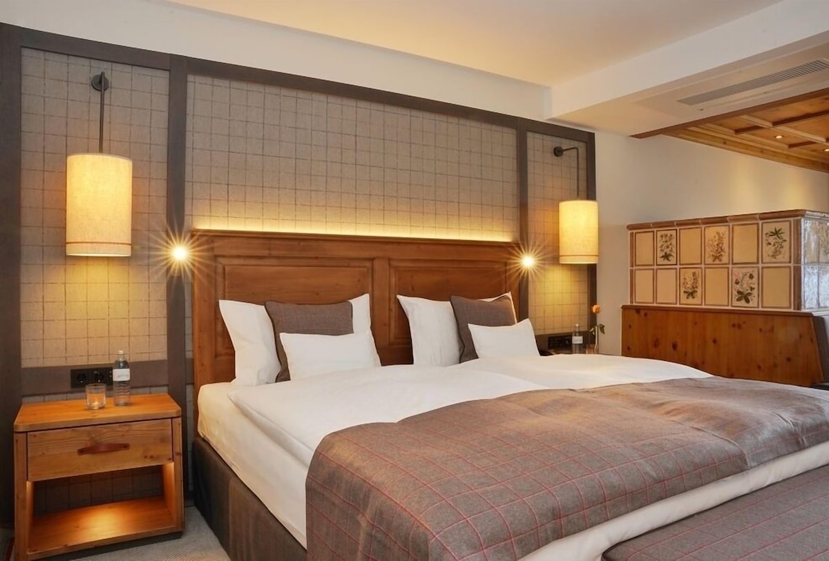 Interalpen-Hotel Tyrol (Deluxe Room) image 3