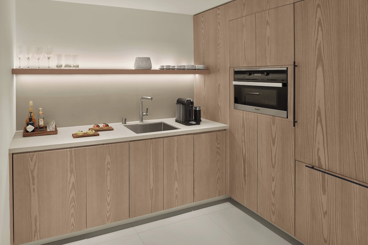 Standard Room - The West Hollywood EDITION image 1