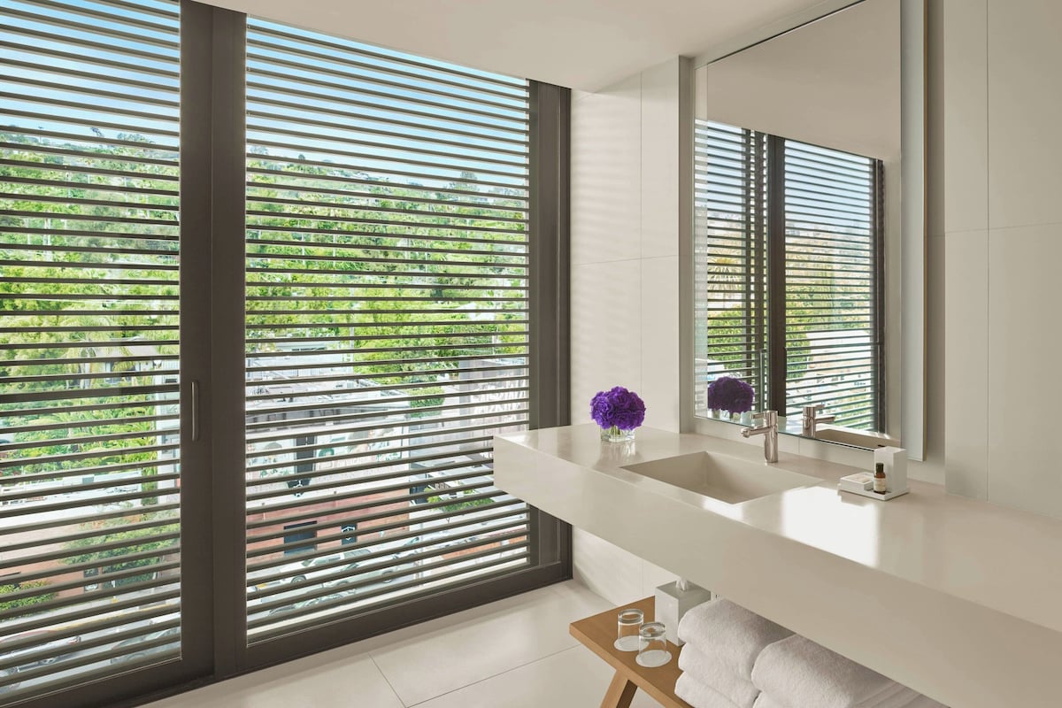 Standard Room - The West Hollywood EDITION image 3