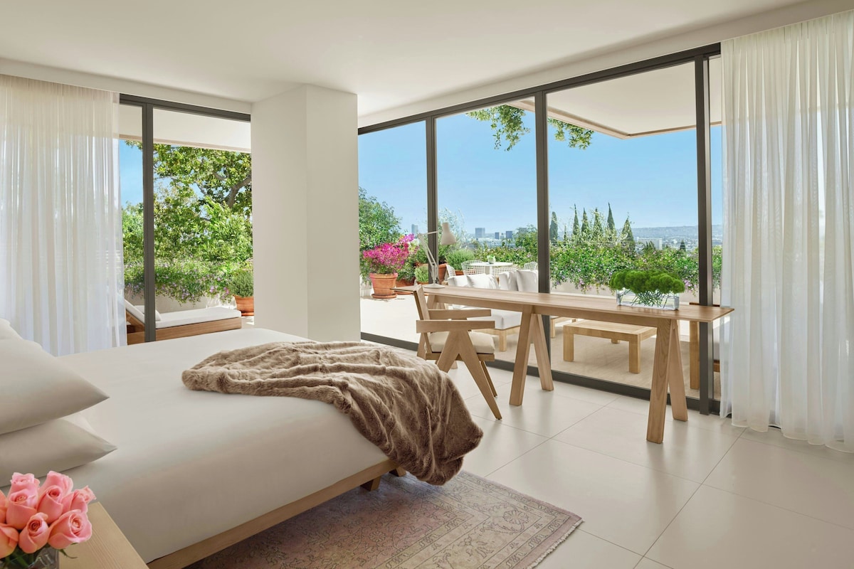 Standard Room - The West Hollywood EDITION image 9