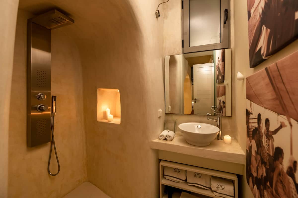Villa, 2 Bedrooms, 270 Oia's View
 image 3