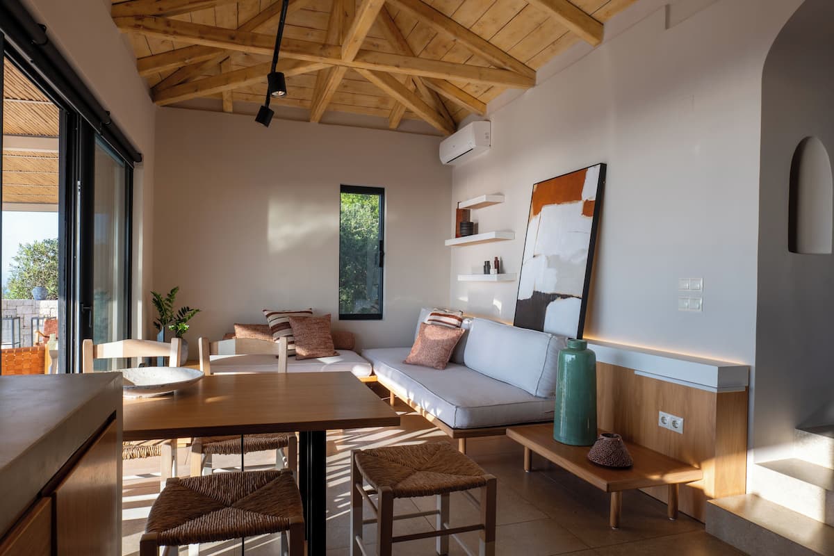 Residence with Private Heated Pool, Art Blue Villa image 3